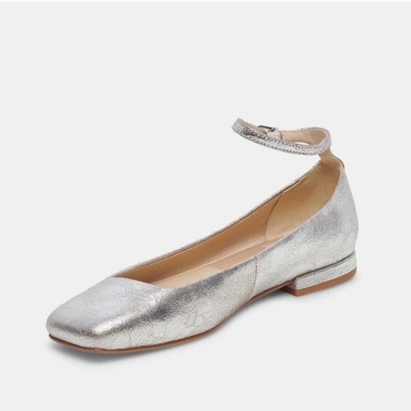 🔹️Dolce Vita🔹️ Ashya Silver Ankle Strap Ballet Flats - Picture 4 of 9